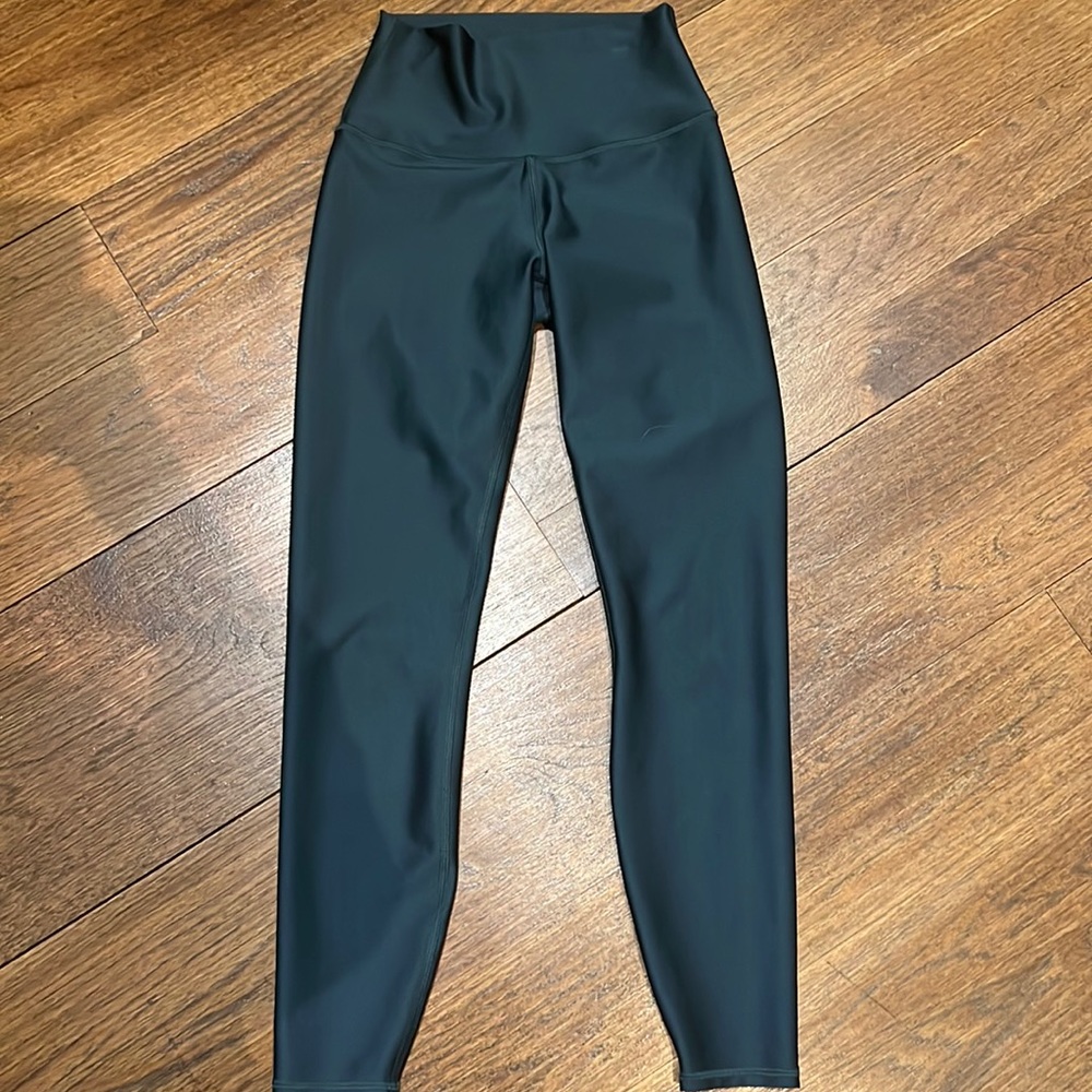 ALO airlift 7/8 leggings. Size XS